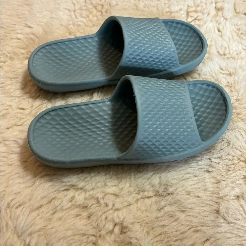 Crane Sandals in Green size 7